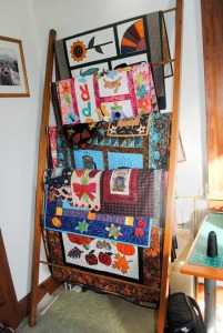 Quilt storage ladder
