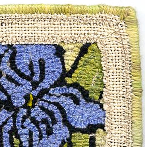 Hooking an Iris Trivet - Image 3