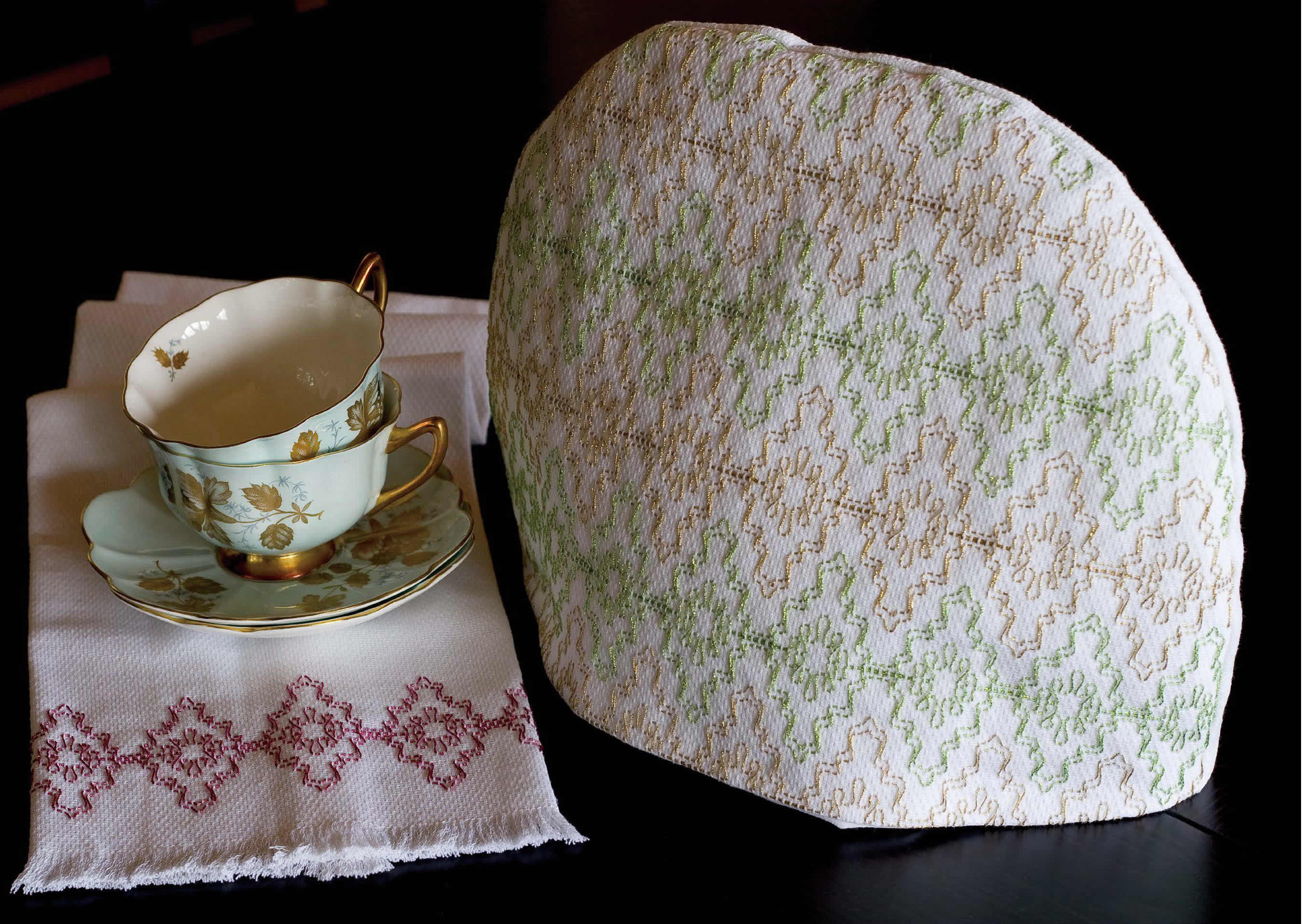 Victorian Christmas Lace Tea Cozy & Tea Towel Set Pattern - Festive 2011