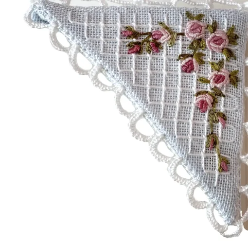 Roses in the Trellis & Cathedral Windows Corner Bookmarks - Image 4
